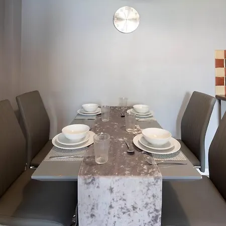 Apartamento Cozy 3 Bed Garden House