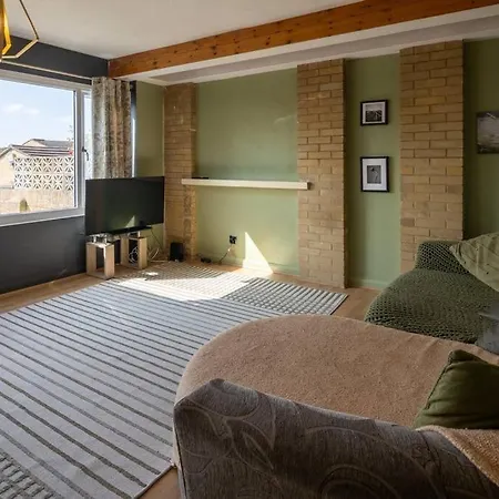 Apartment Cozy 3 Bed Garden House *